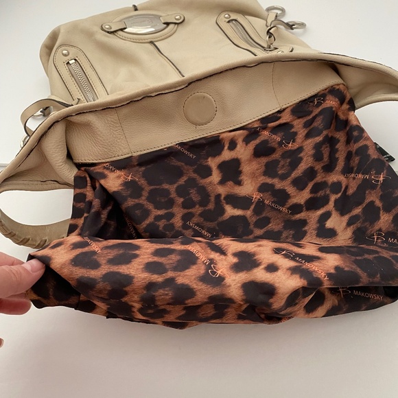 B. Makowsky Leather Purse + Dust Bag - Picture 13 of 16